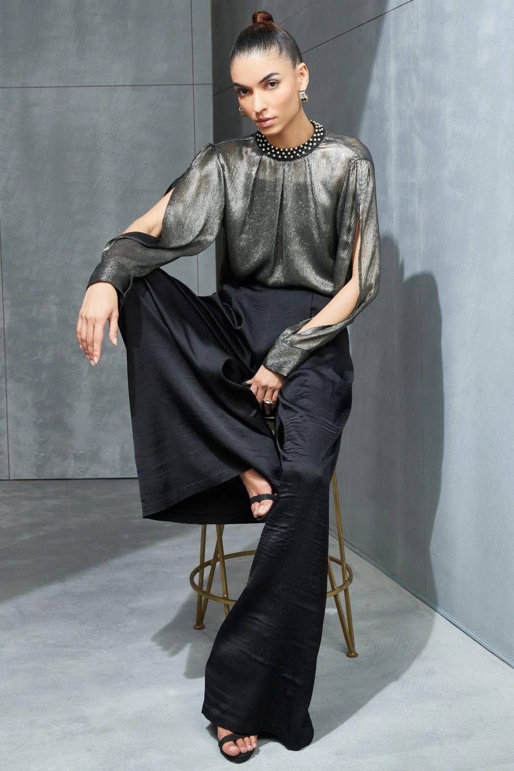 Namrata Joshipura Pearl Drop Hand Embellished Top 5 Namrata Joshipura Pearl Drop Hand Embellished Top - Image 3