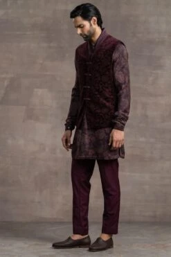 Tarun Tahiliani Men Wine Velvet Jacket Set -Deals Haute Togs Store 411ttmw33 3