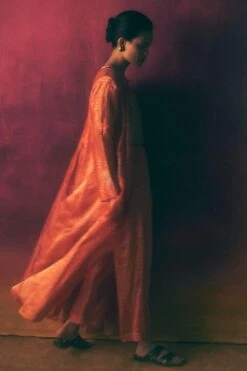 Urvashi Kaur Burnished Gold Boxy Top 7 Urvashi Kaur Burnished Gold Boxy Top -Deals Haute Togs Store 8823uk11 3