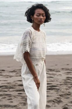 Baju Ivory Misha Lace Top