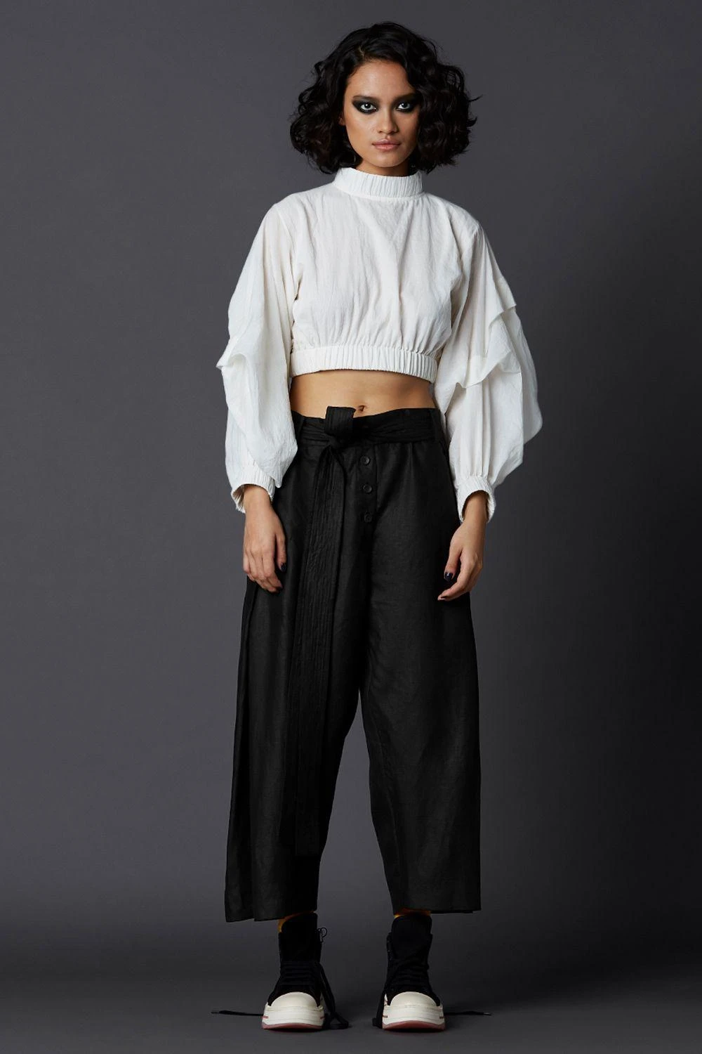 Chola Balloon Sleeve Crop Shirt 4 Chola Balloon Sleeve Crop Shirt - Image 2