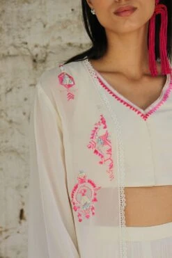 Varun Bahl Pret White Embroidered Sharara Set With Overlay -Deals Haute Togs Store vb pr2 ik21 ss42 5